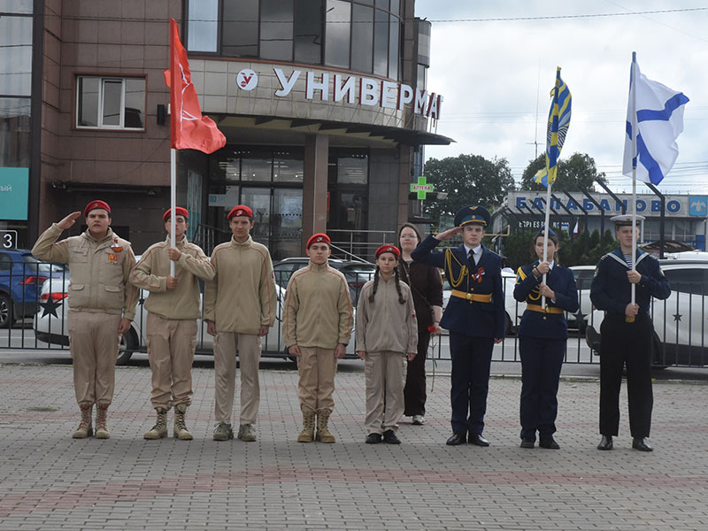 В сквере Победы.
